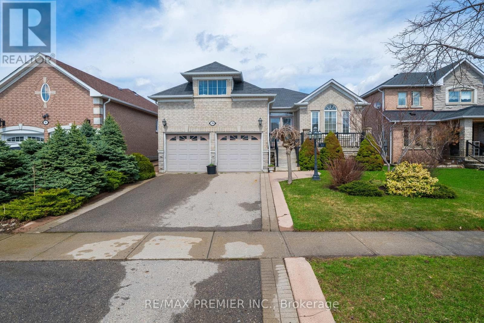 House – 20 DRUMMOND DRIVE, Vaughan – photo 1