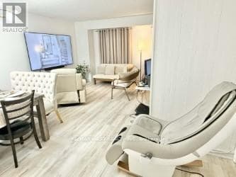 Row / Townhouse – 37 - 69 MAPLE BRANCH PATH, Toronto – photo 1