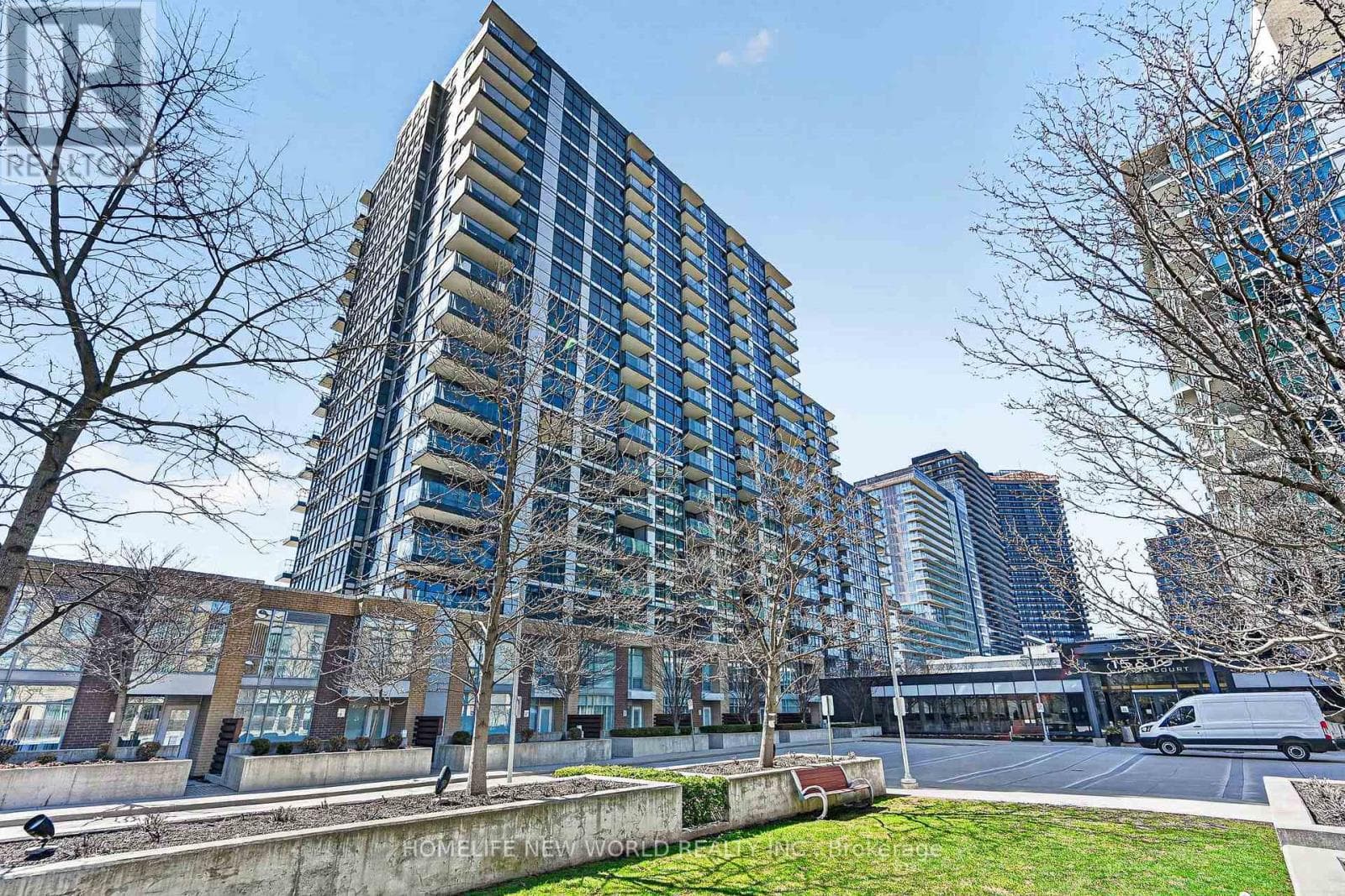 Row / Townhouse – TH2 - 19 SINGER COURT, Toronto – photo 1