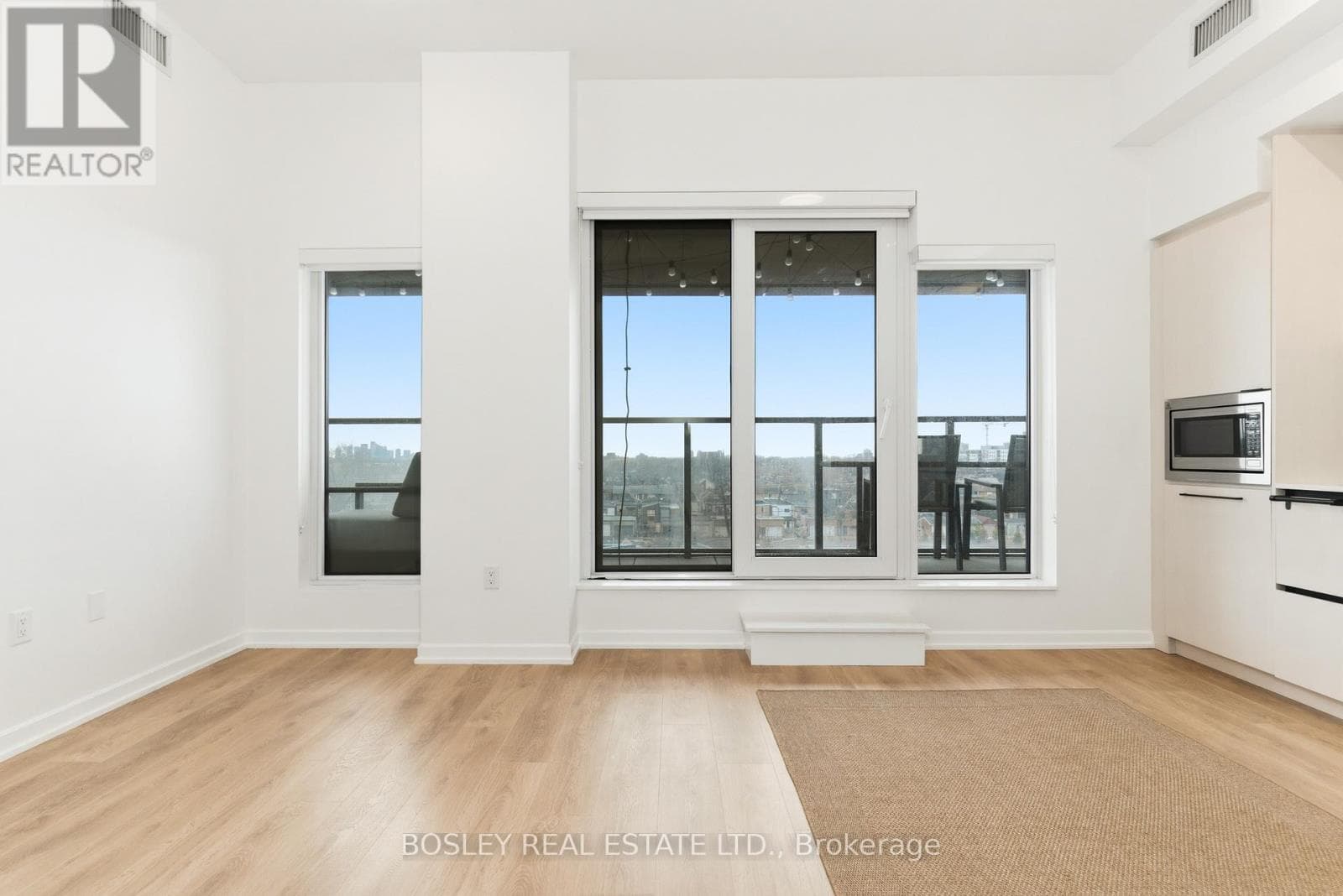 Apartment – 502 - 10 GRAPHOPHONE GROVE, Toronto – photo 1