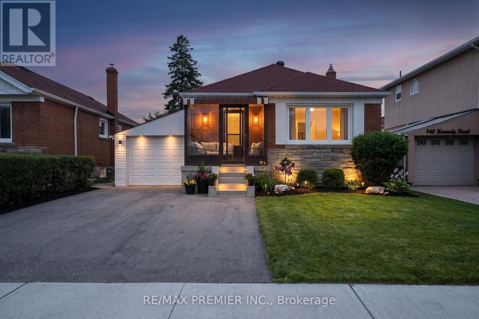 House – MAIN - 938 KENNEDY ROAD, Toronto – photo 1