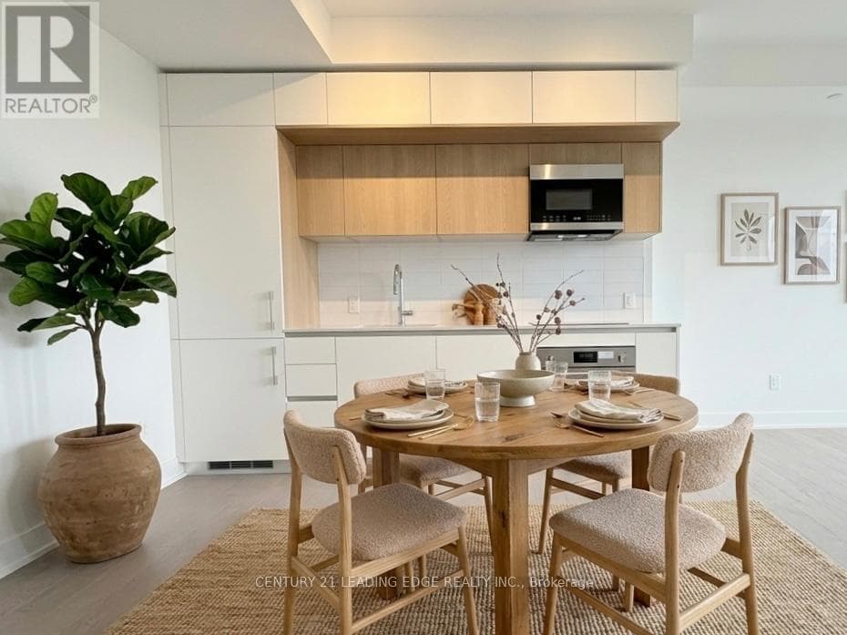 Apartment – 702 - 322 DUPONT STREET, Toronto – photo 1