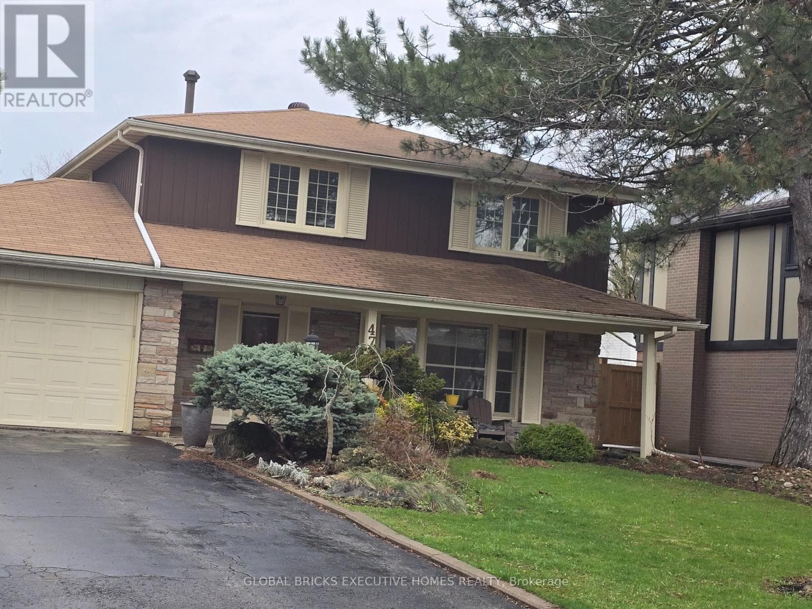 House – 47 PARKVIEW PLACE, Brampton – photo 1