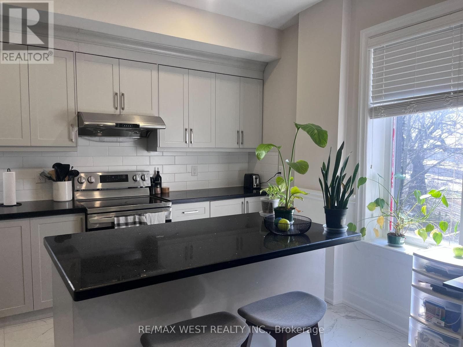 House – 2 - 1495 KING STREET W, Toronto – photo 1