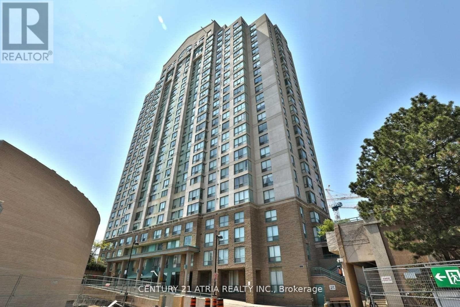 Apartment – 704 - 101 SUBWAY CRESCENT, Toronto – photo 1