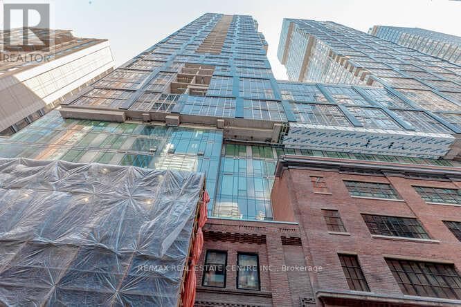 Apartment – 722 - 15 MERCER & BLUE JAYS WAY STREET, Toronto – photo 1