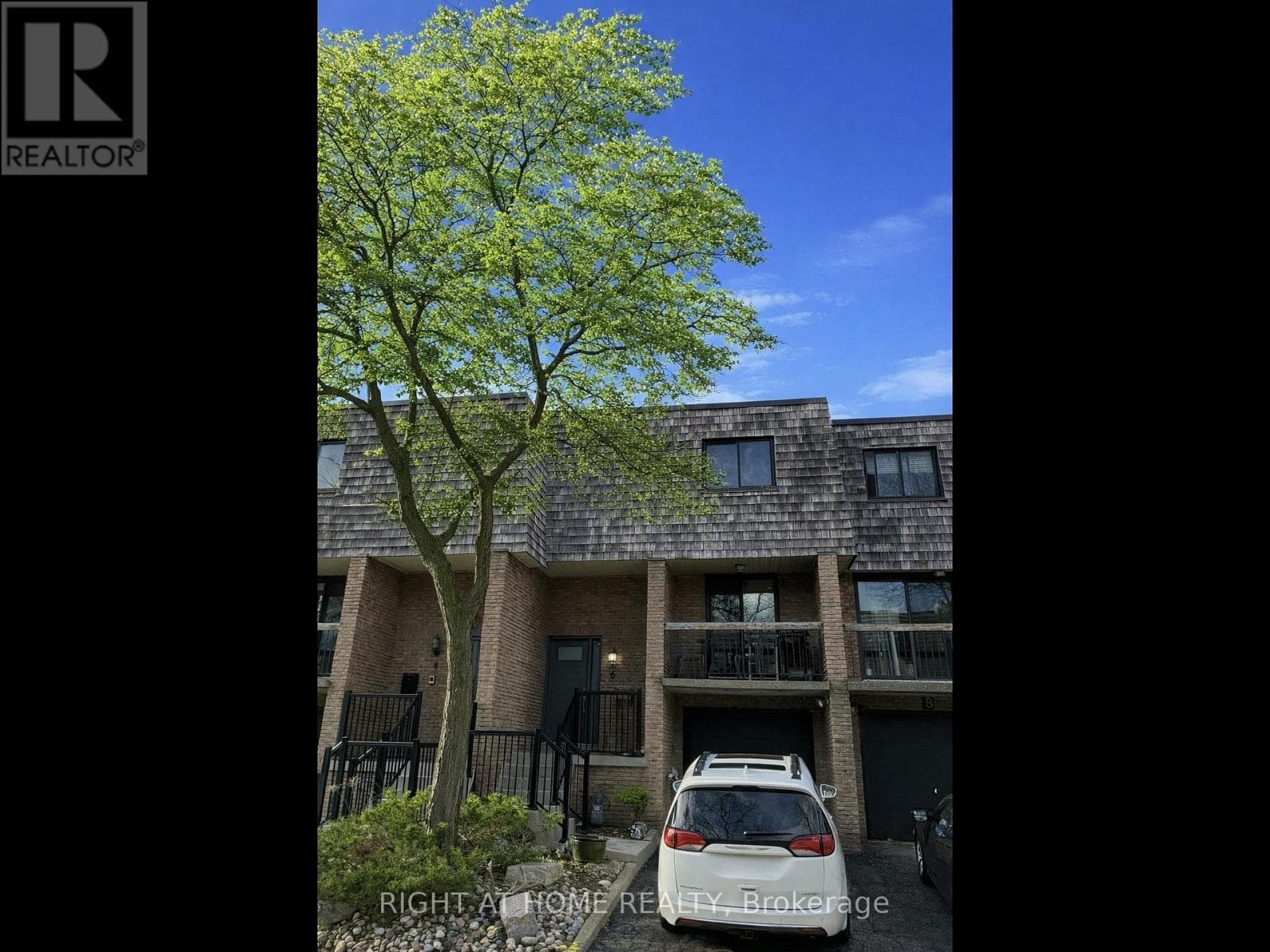Row / Townhouse – 22 - 6 GLADE CARSE WAY, Toronto – photo 1