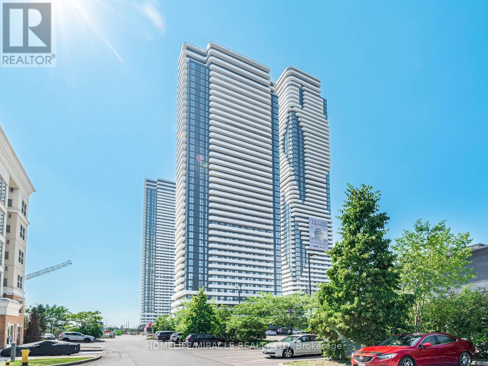 Apartment – 2009 - 28 INTERCHANGE WAY, Vaughan – photo 1