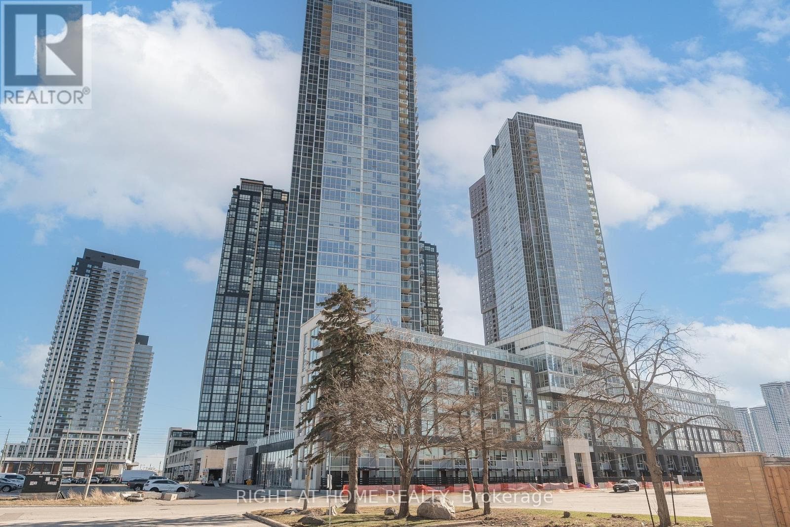 Row / Townhouse – 109 - 2908 HIGHWAY 7 ROAD, Vaughan – photo 1