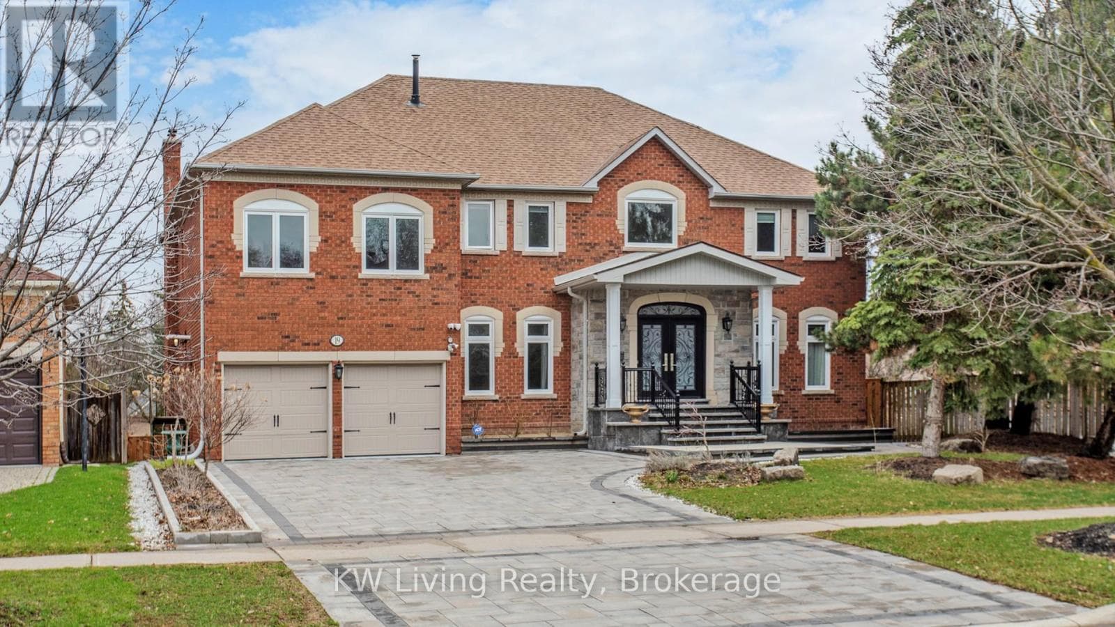 House – 19 SPADINA ROAD, Richmond Hill – photo 1