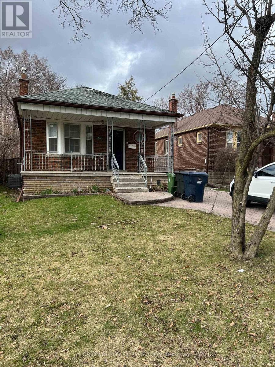 House – 222 GLEN PARK AVENUE, Toronto – photo 1