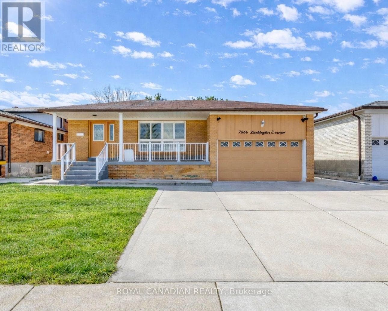 House – 7566 LOCKINGTON CRESCENT, Mississauga – photo 1