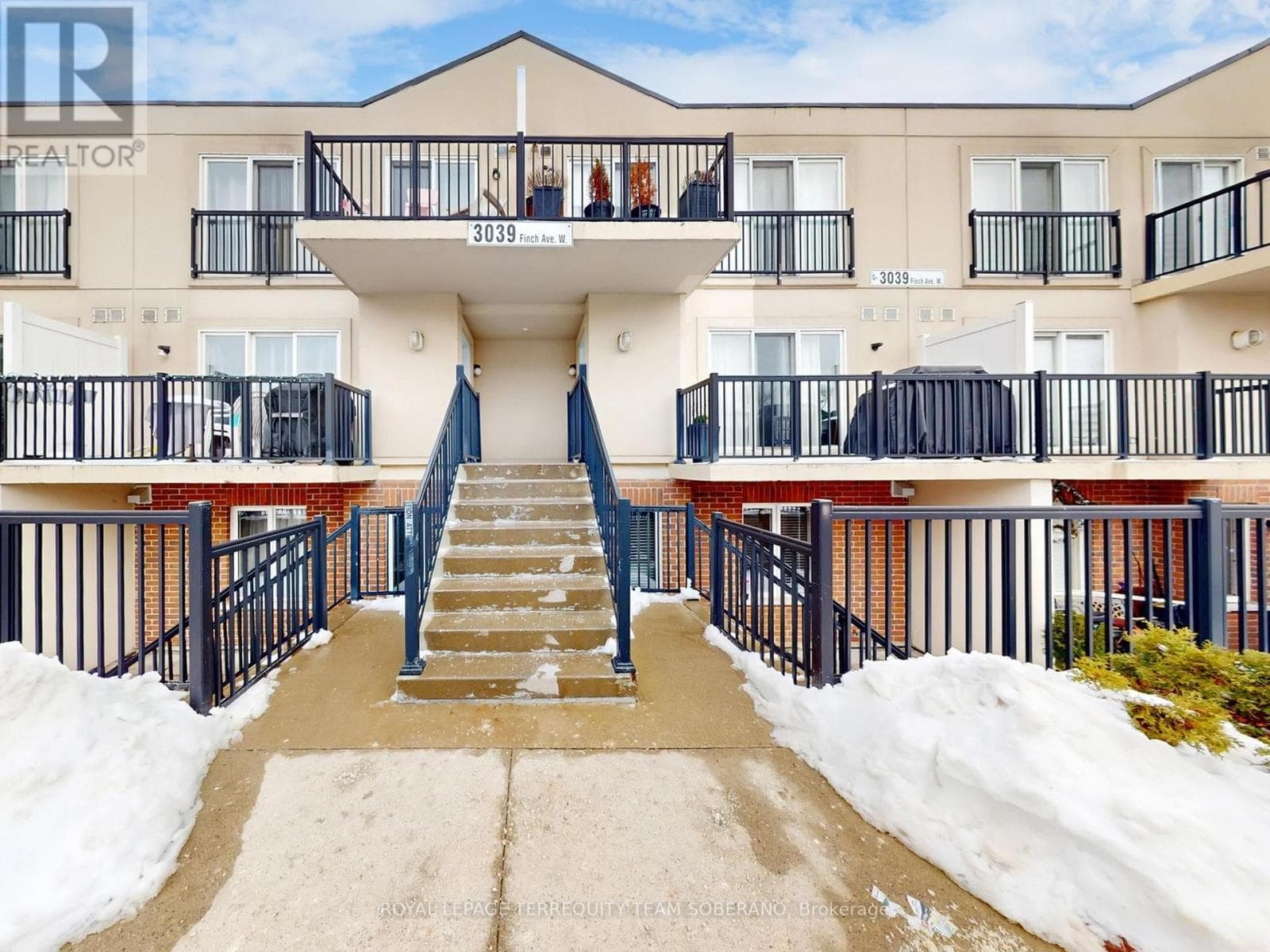 Row / Townhouse – 1028 - 3039 FINCH AVENUE W, Toronto – photo 1