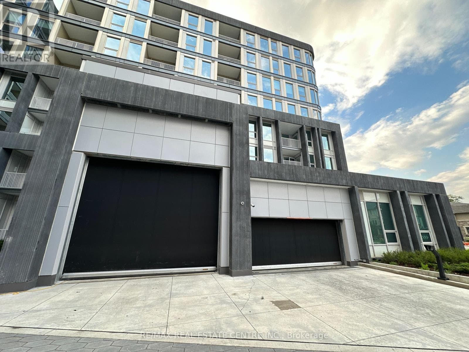 Apartment – 431 - 3240 WILLIAM COLTSON AVENUE, Oakville – photo 1