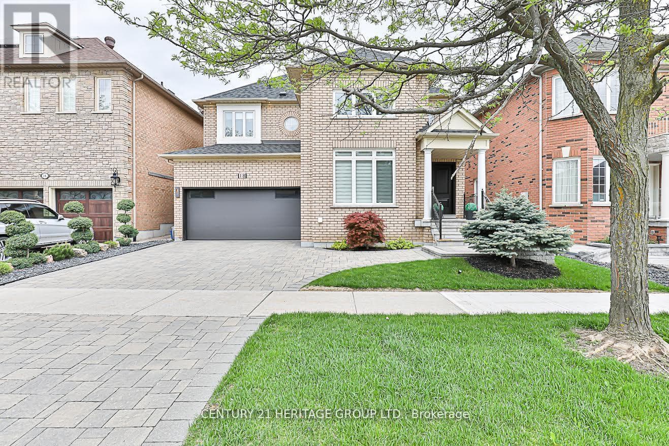 House – 18 BERRINGER STREET, Richmond Hill – photo 1