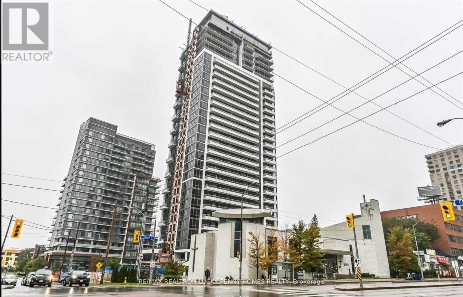 Apartment – 1809 - 75 CANTERBURY PLACE, Toronto – photo 1