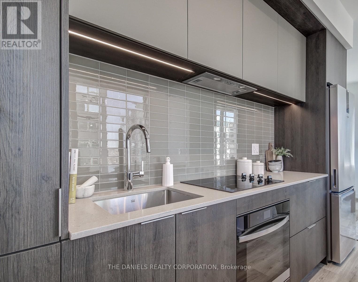 Apartment – 3206 - 395 SQUARE ONE DRIVE, Mississauga – photo 1