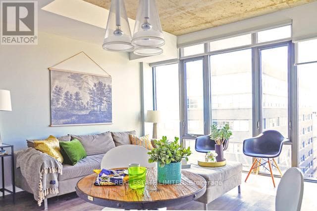 Apartment – 1406 - 95 BATHURST STREET, Toronto – photo 1