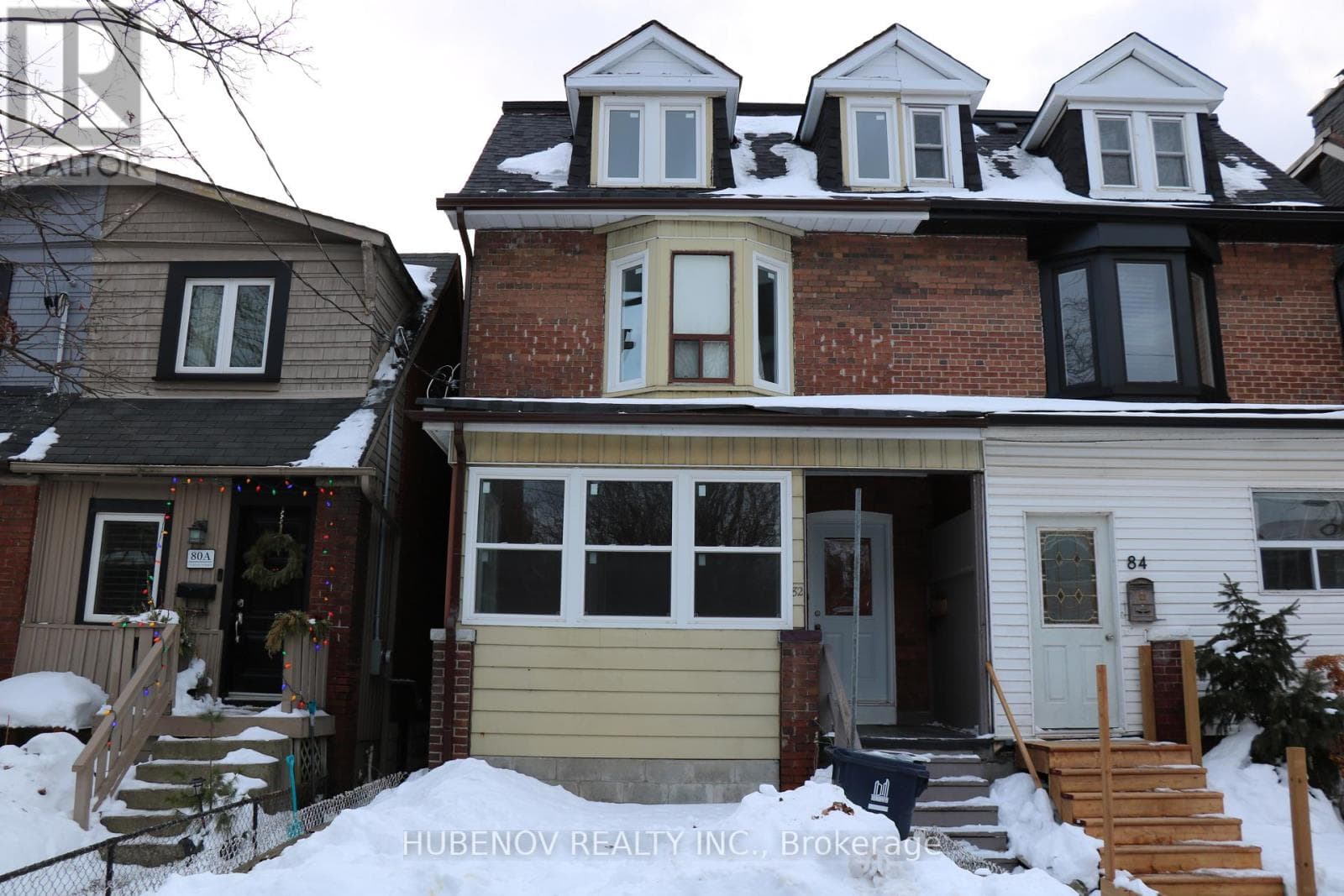 Multi-Family – 82 CURZON STREET, Toronto – photo 1