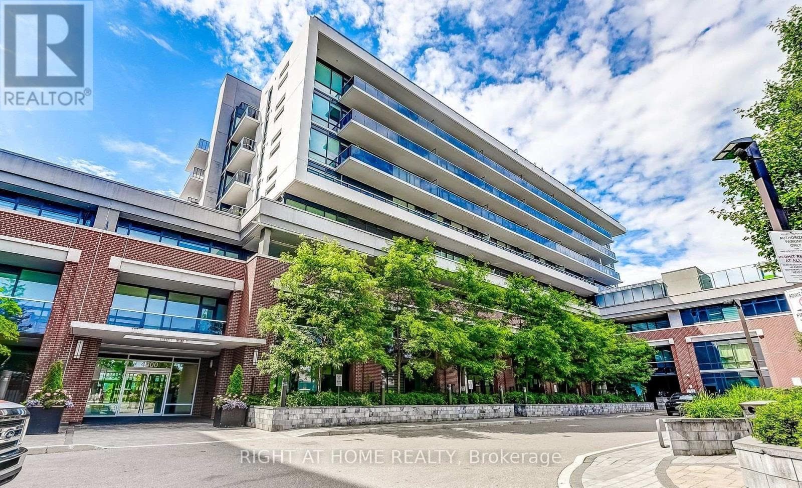 Apartment – 103 - 4800 HIGHWAY 7, Vaughan – photo 1