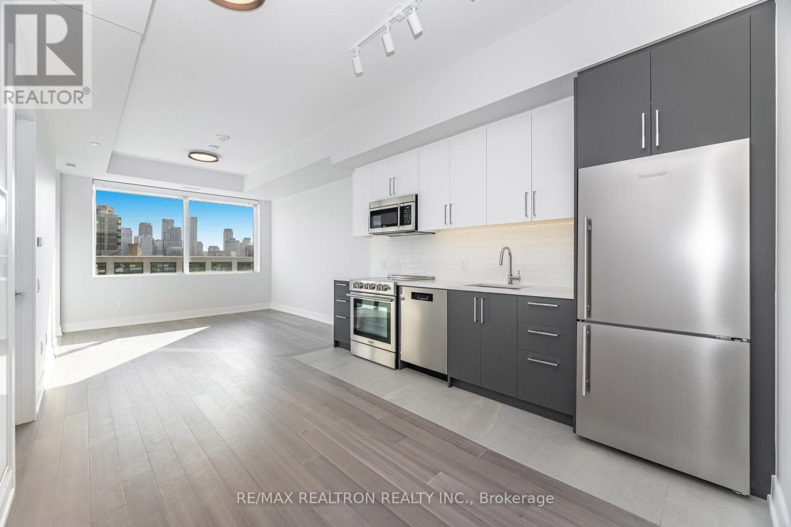 Apartment – 807 - 664 SPADINA AVENUE, Toronto – photo 1