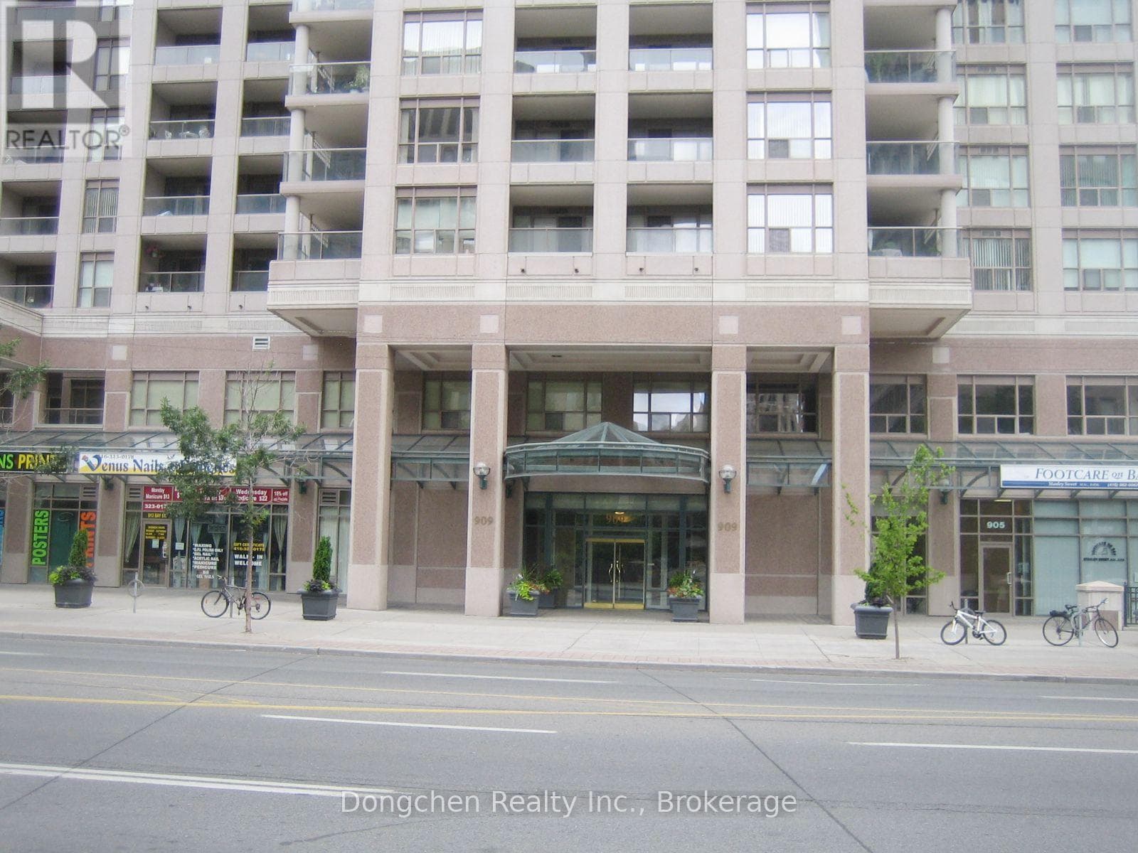 Apartment – 2204 - 909 BAY STREET, Toronto – photo 1