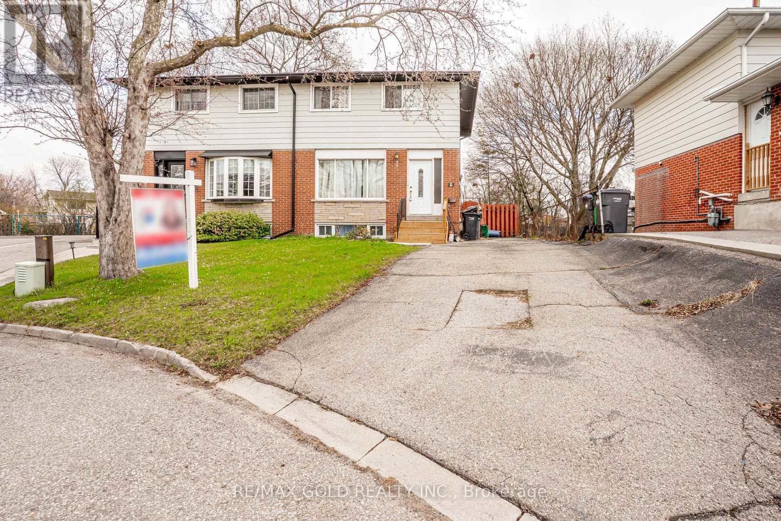 House – 9 MORDON COURT, Brampton
