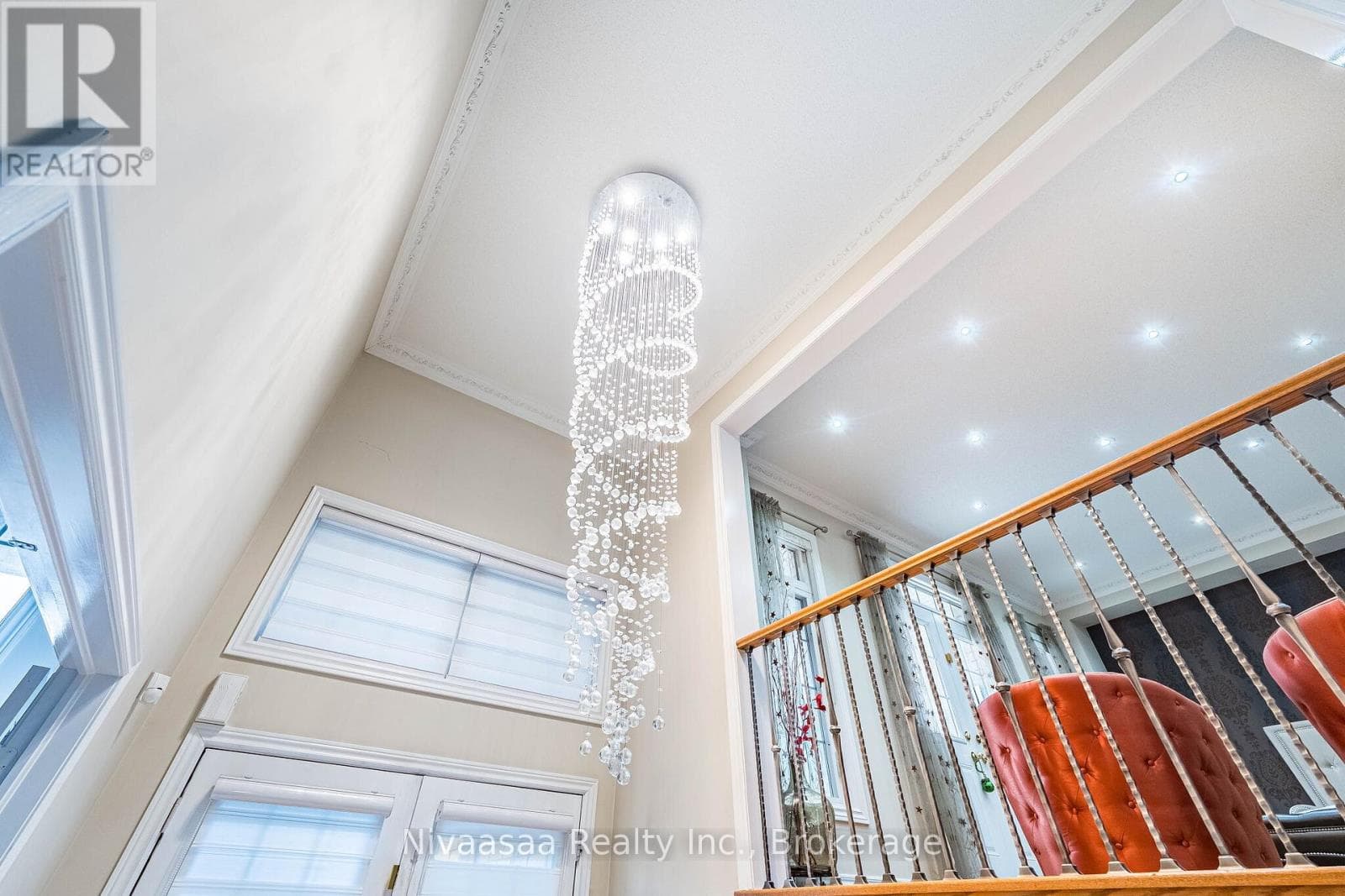 House – 15 PICASSO DRIVE, Brampton – photo 4