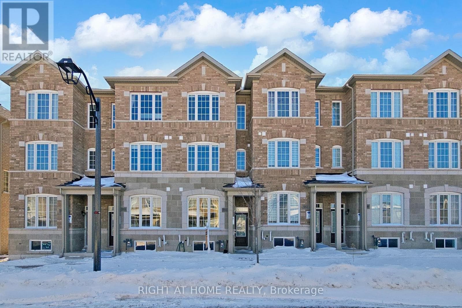 Row / Townhouse – 553 WHITE'S HILL AVENUE, Markham – photo 1