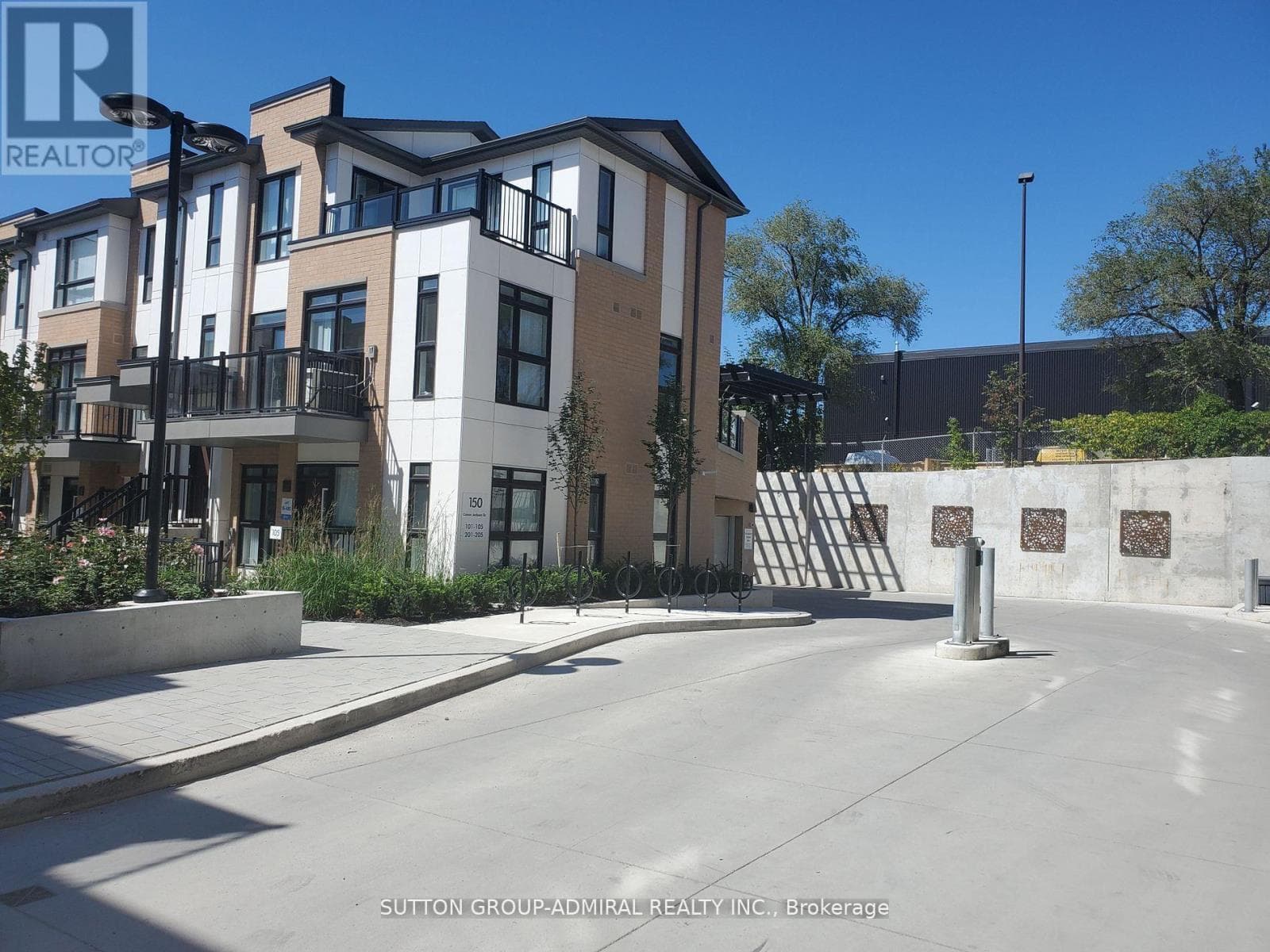 Apartment – A406 - 160 CANON JACKSON DRIVE, Toronto – photo 1