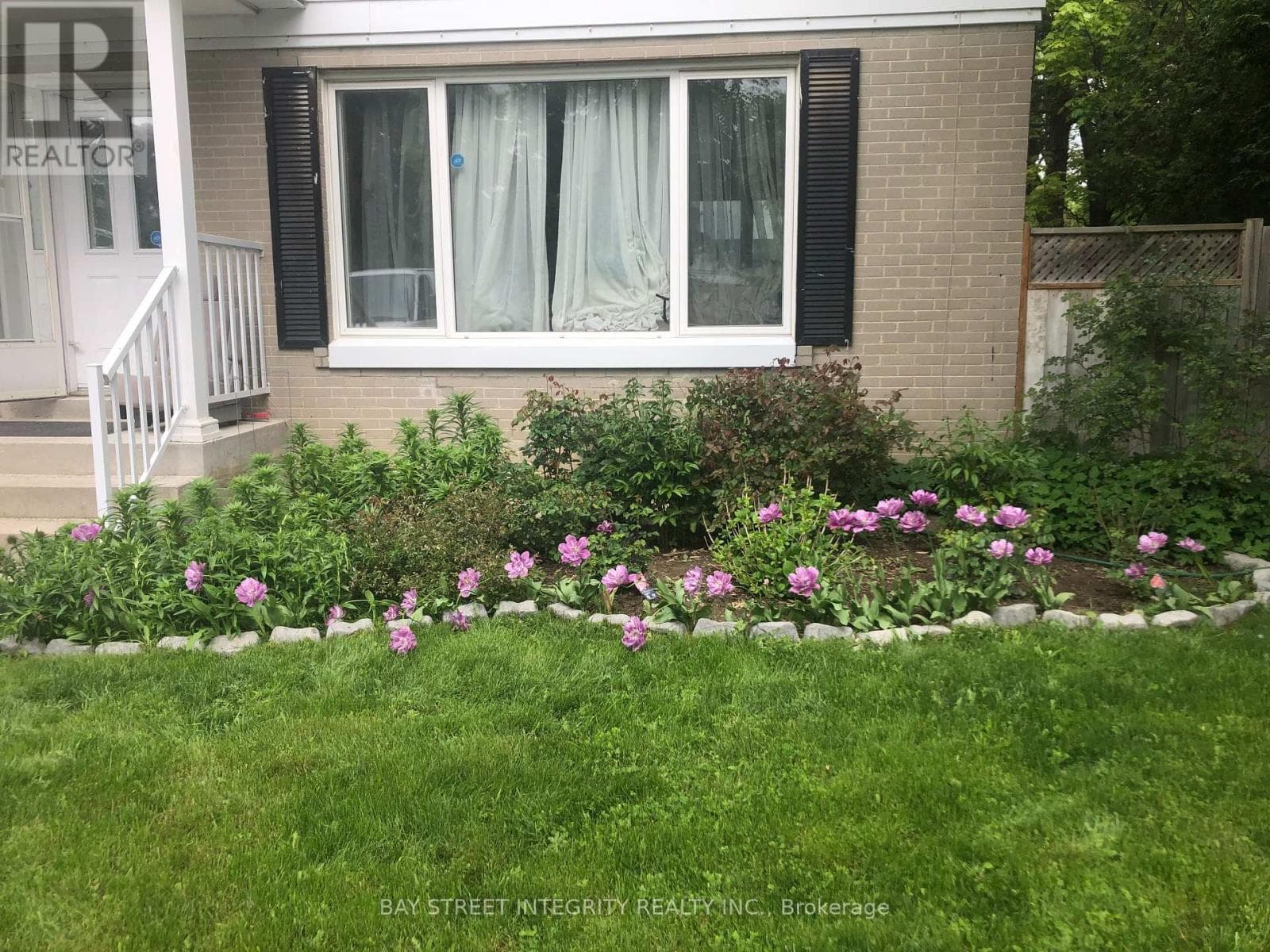 House – 26 MORPETH ROAD, Brampton – photo 1