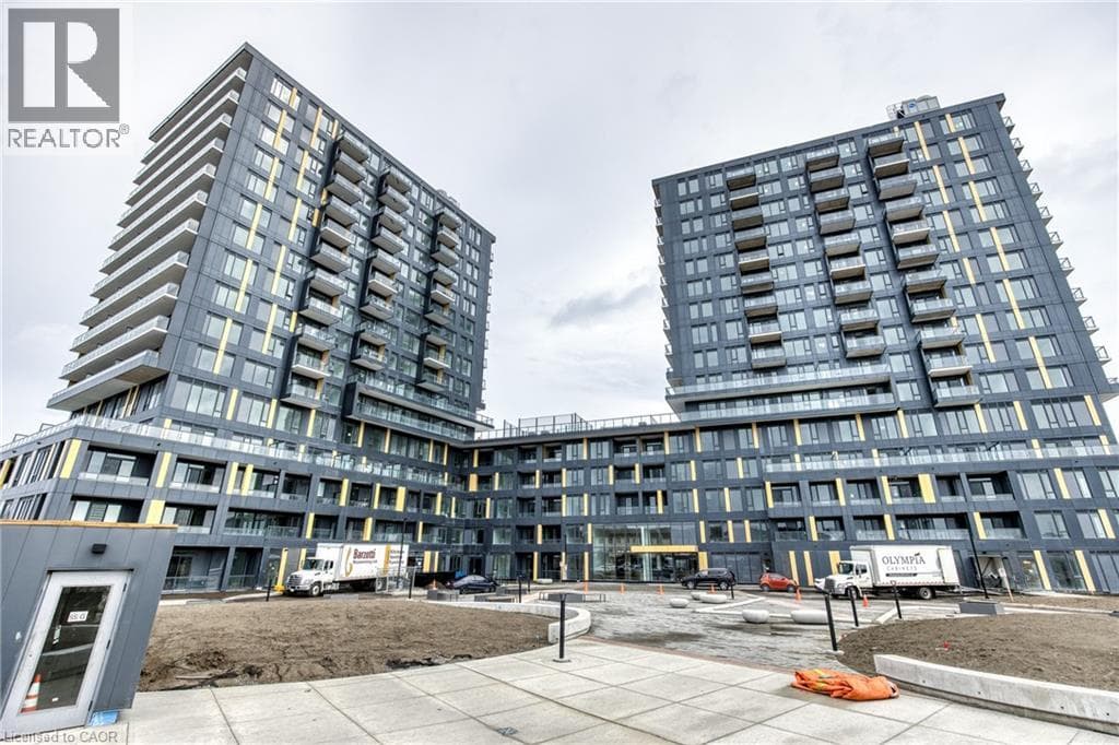 Apartment – 4878 POWERS Common Unit# 608, Burlington – photo 1