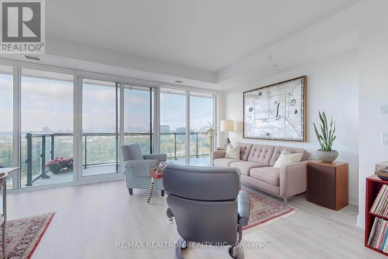 Apartment – 1432 - 20 INN ON THE PARK DRIVE, Toronto – photo 1