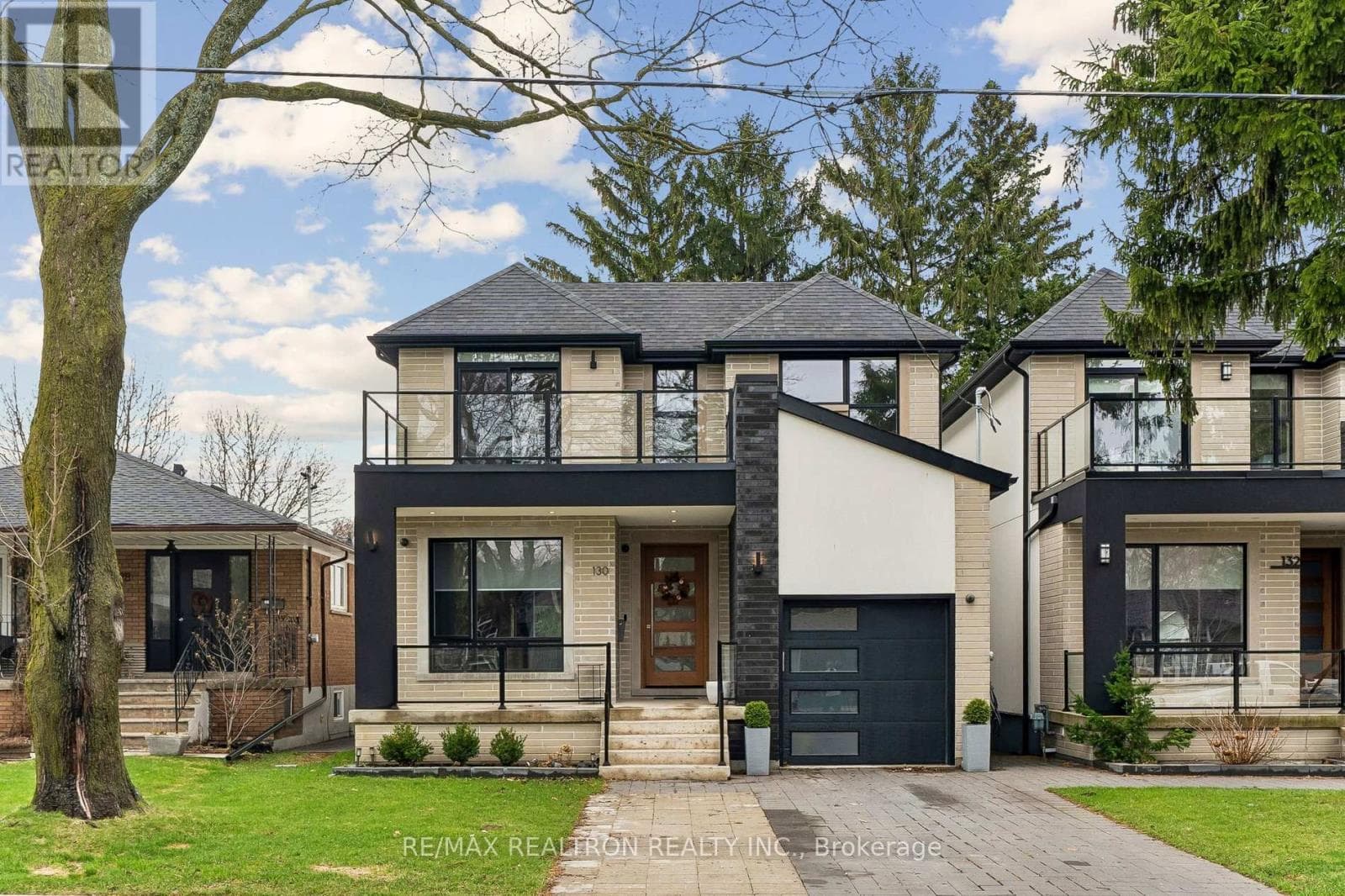 House – 130 BROOKLAWN AVENUE, Toronto – photo 1