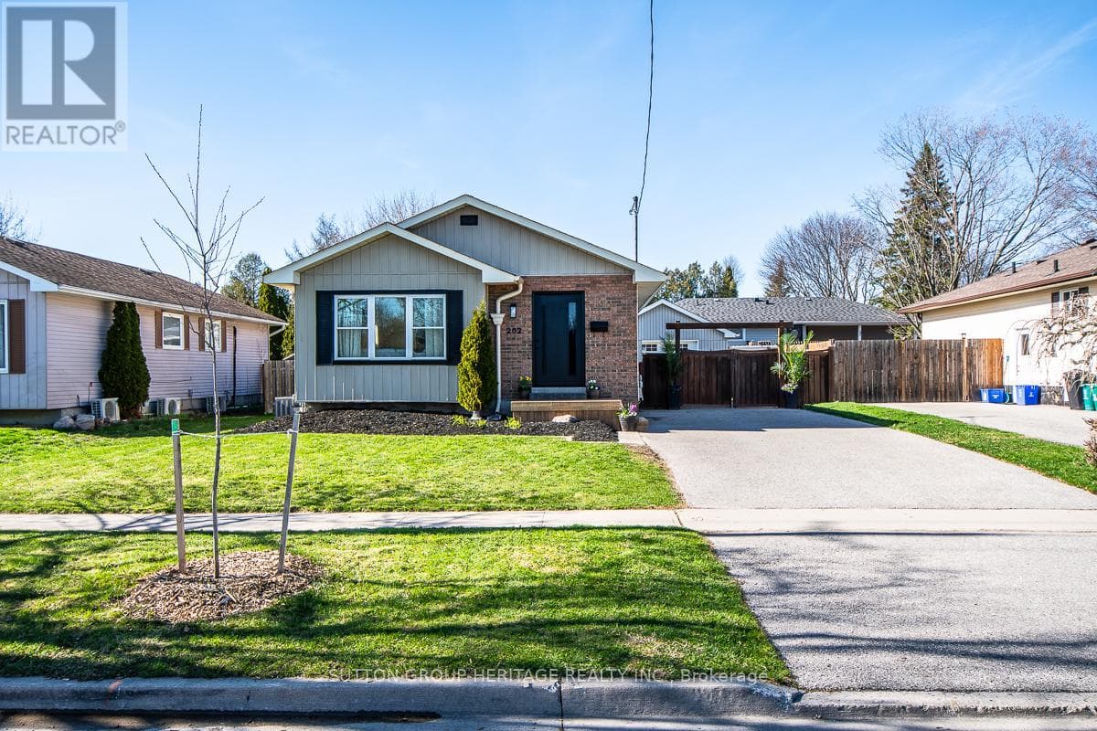 House – 202 WILLIS AVENUE, Whitby – photo 1