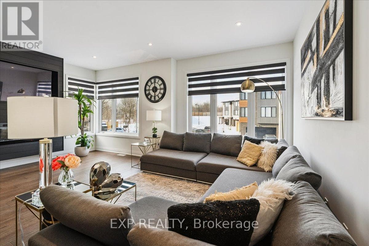 Row / Townhouse – 29 BRIAR COURT, Halton Hills – photo 1