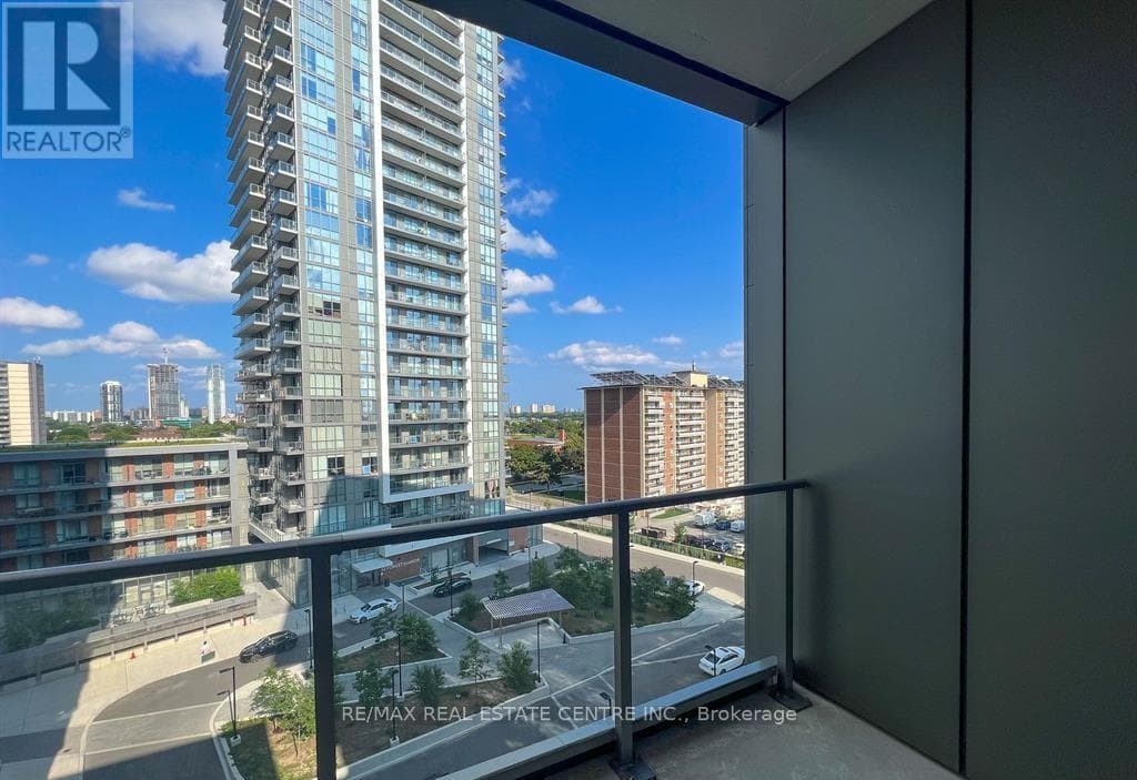 Apartment – 722 - 36 FOREST MANOR ROAD, Toronto – photo 1