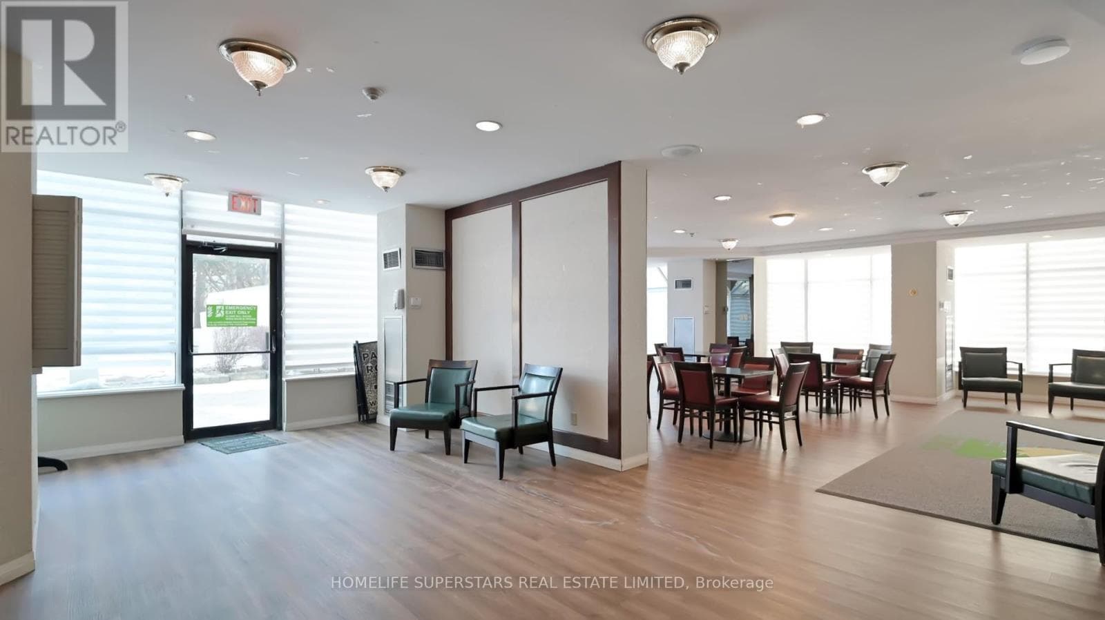 Apartment – #301 - 26 HANOVER ROAD, Brampton – photo 1