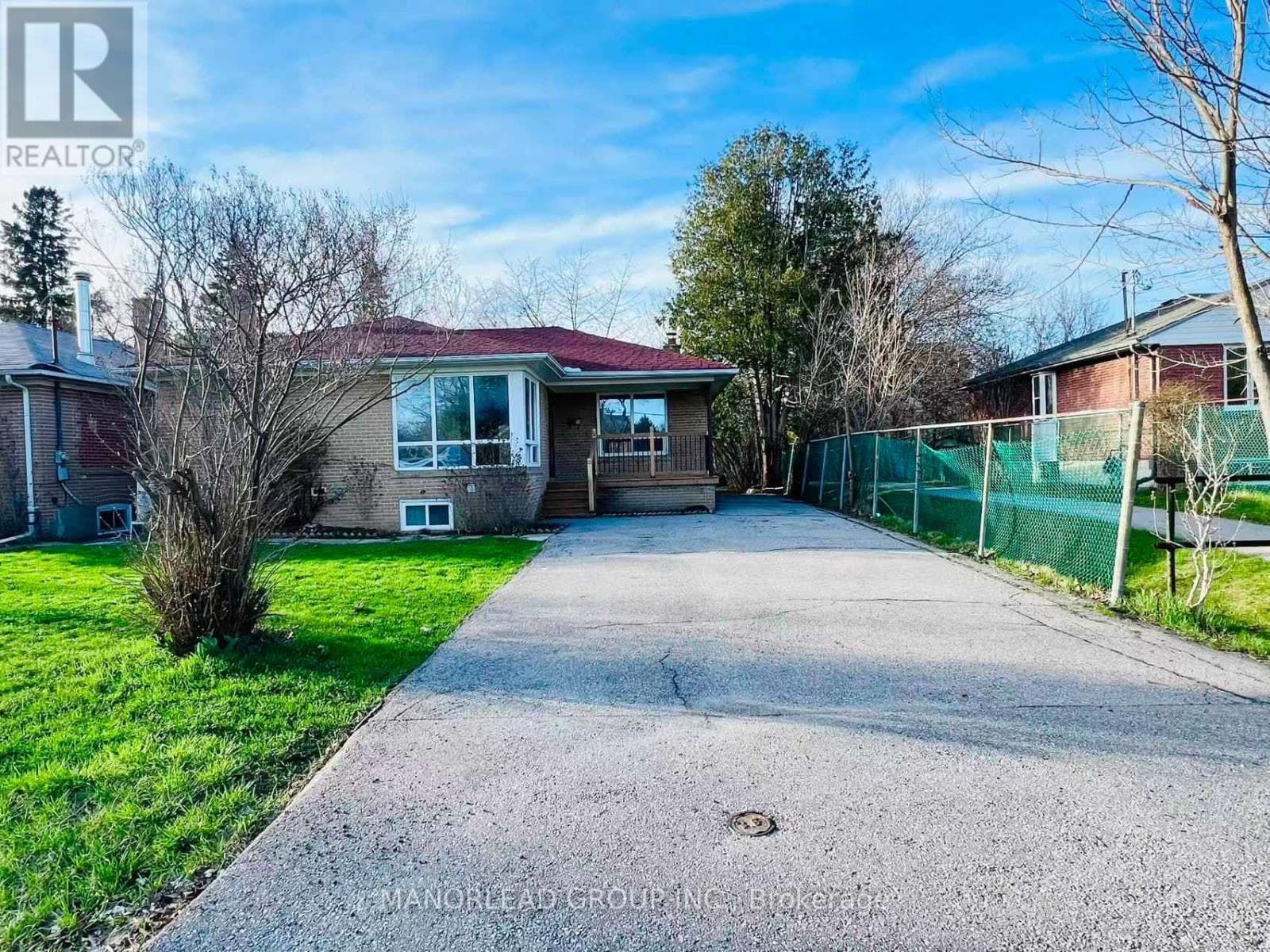 House – 90 ROCKPORT CRESCENT, Richmond Hill – photo 1