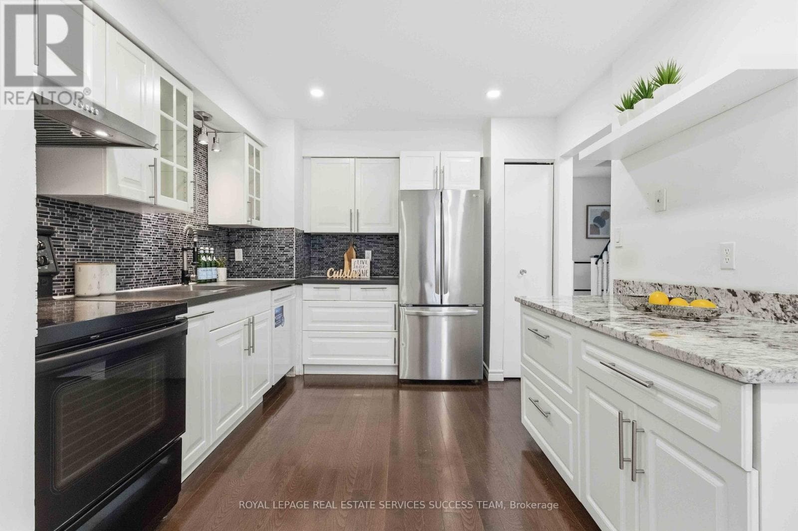 Row / Townhouse – 31 THATCHER'S MILL WAY, Markham