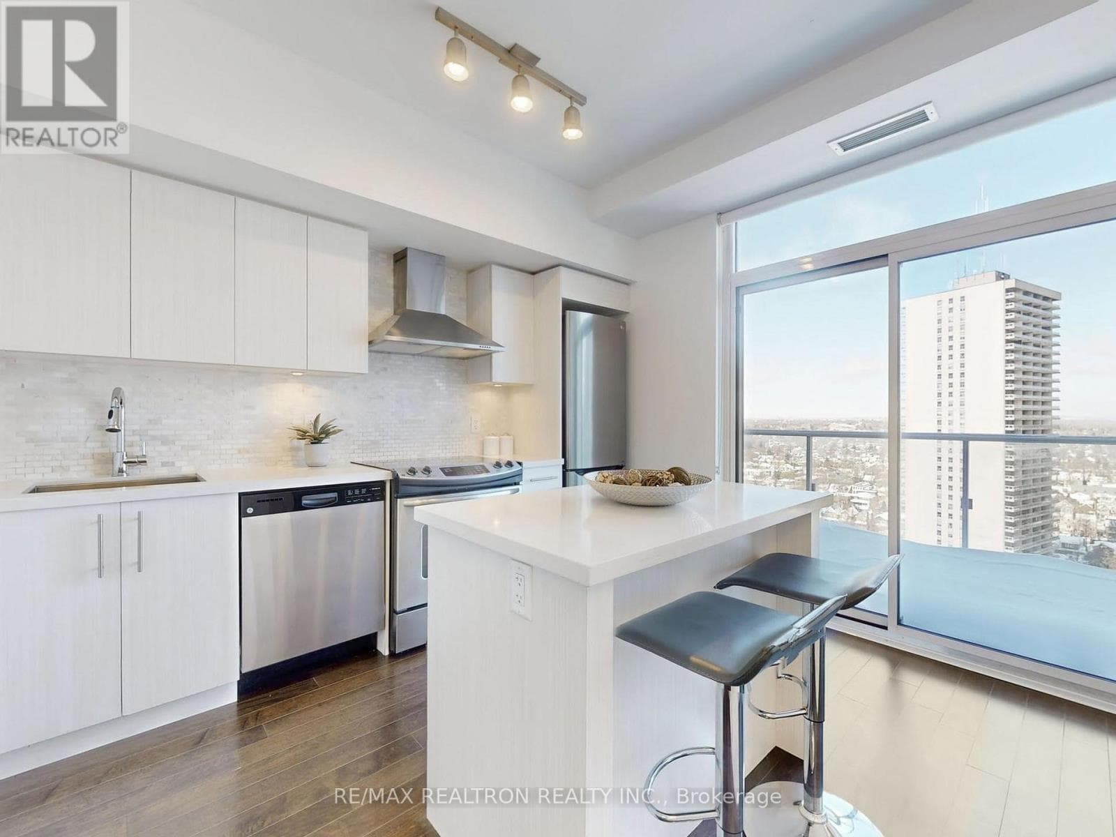 Apartment – PH03 - 58 ORCHARD VIEW BOULEVARD, Toronto – photo 1