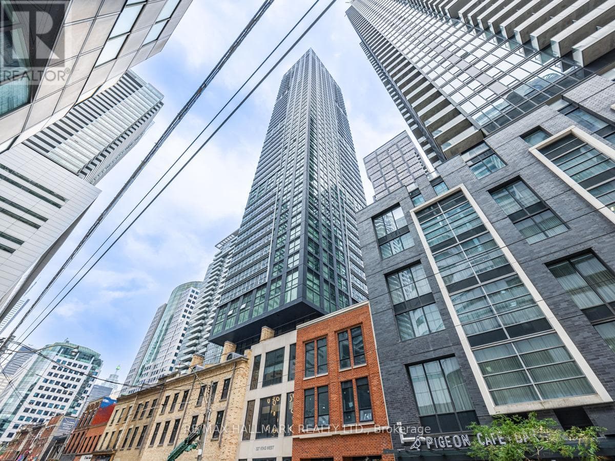 Apartment – 3706 - 327 KING STREET W, Toronto – photo 1