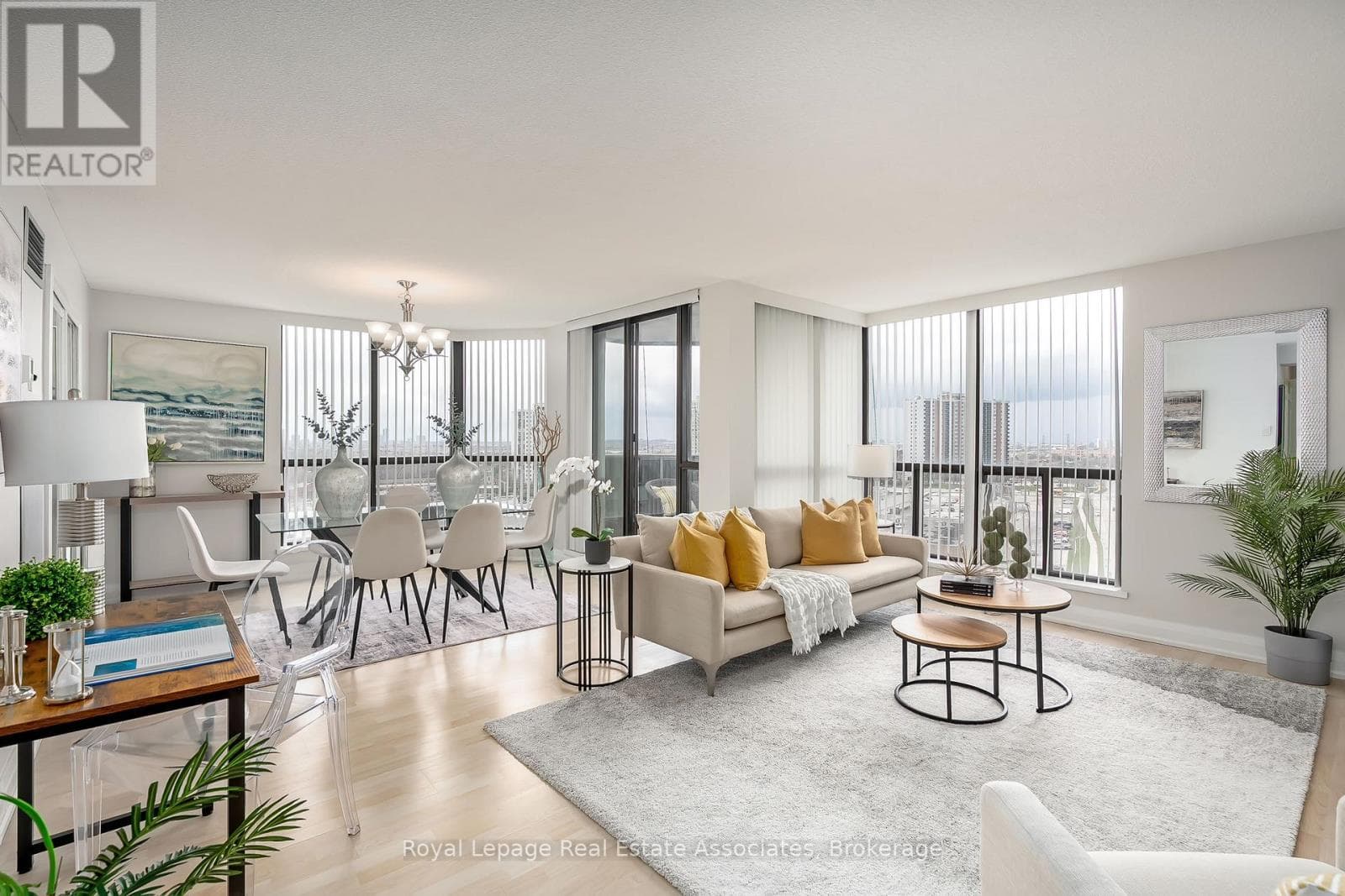 Apartment – 909 - 1155 BOUGH BEECHES BOULEVARD, Mississauga – photo 1