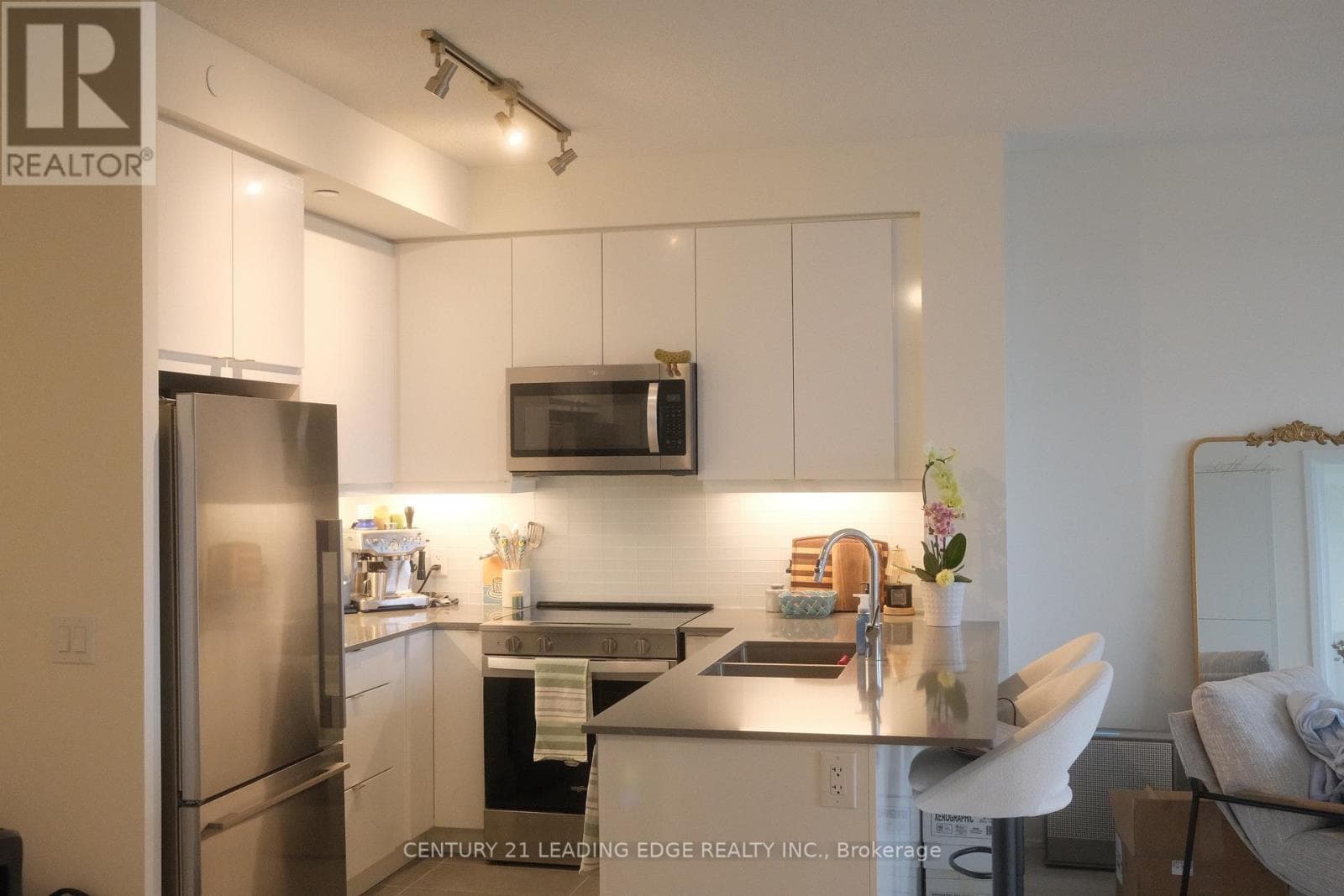 Apartment – 2128 - 3270 SHEPPARD AVENUE E, Toronto – photo 1