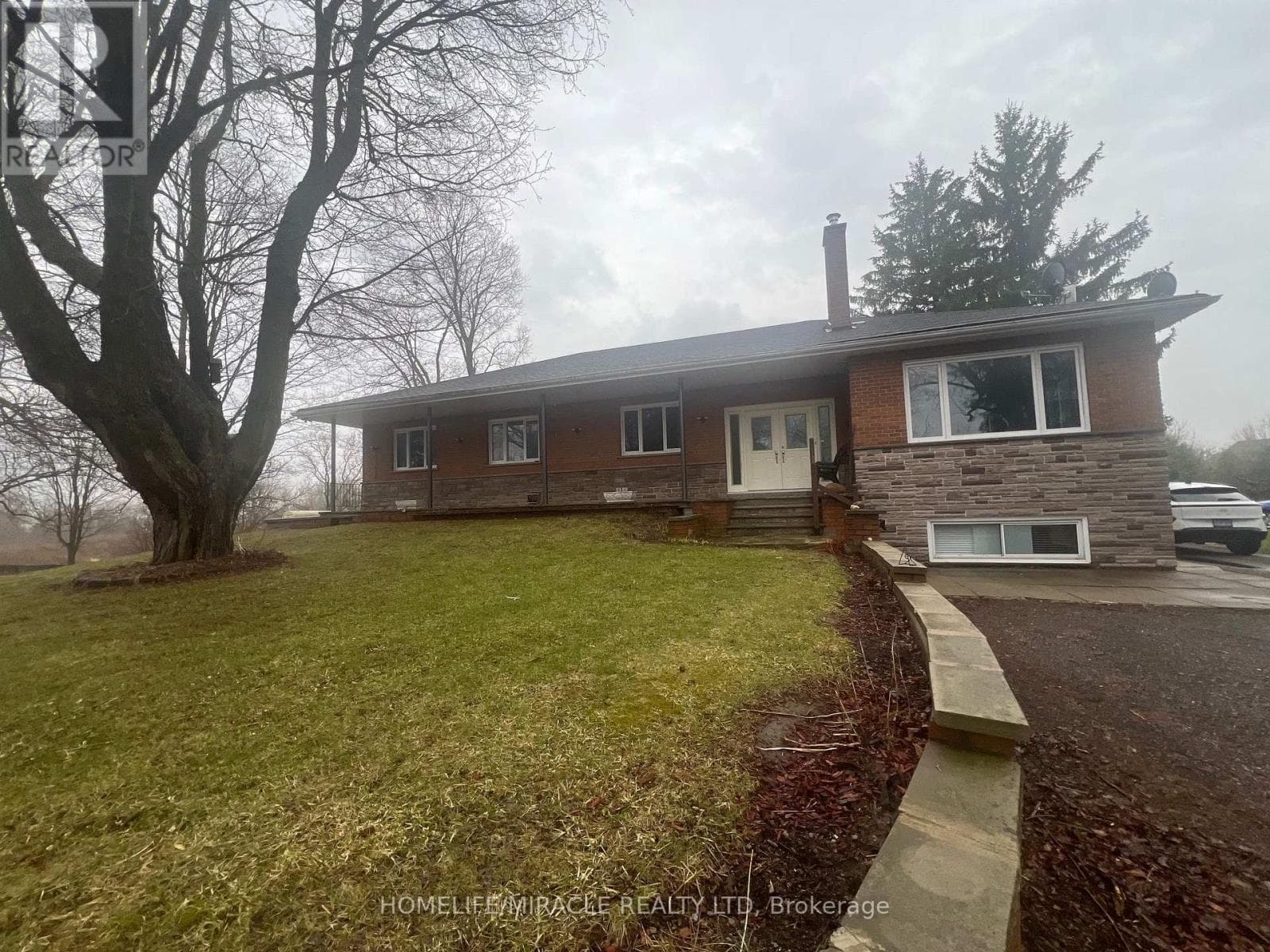 House – 15674 MT PLEASANT ROAD, Caledon – photo 1